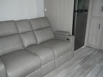 2023 Forest River Rockwood Mini Lite 2516S   - Photo 8 - Puyallup, WA 98373