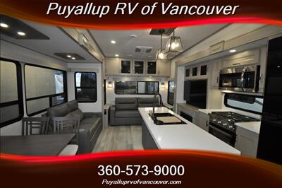 2024 GRAND DESIGN RV INFLUENCE 2903RL   - Photo 11 - Vancouver, WA 98682-4901