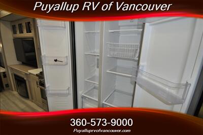 2024 GRAND DESIGN RV INFLUENCE 2903RL   - Photo 21 - Vancouver, WA 98682-4901