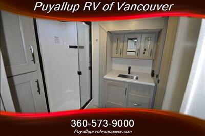 2024 GRAND DESIGN RV INFLUENCE 2903RL   - Photo 26 - Vancouver, WA 98682-4901