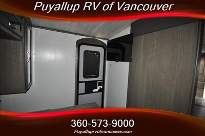 2021 KEYSTONE RV COUGAR 26RBSWE 26RBSWE   - Photo 15 - Vancouver, WA 98682-4901