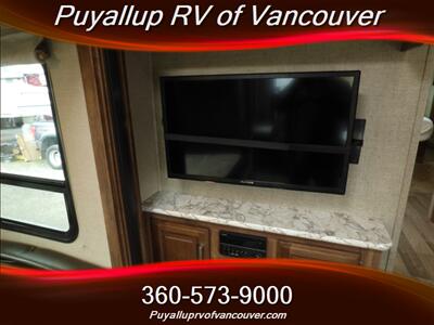 2017 KEYSTONE RV COUGAR 246RLSWE   - Photo 10 - Vancouver, WA 98682-4901