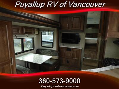 2017 KEYSTONE RV COUGAR 246RLSWE   - Photo 19 - Vancouver, WA 98682-4901