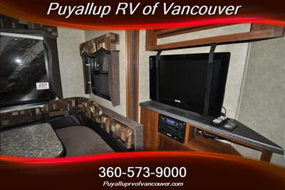 2014 FOREST RIVER TRACER LUXURY ED. ULTRA LITE 2640RLS   - Photo 13 - Vancouver, WA 98682-4901