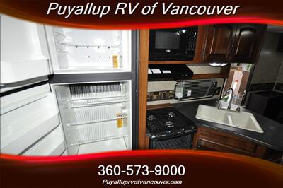 2014 FOREST RIVER TRACER LUXURY ED. ULTRA LITE 2640RLS   - Photo 16 - Vancouver, WA 98682-4901