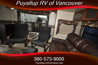 2014 FOREST RIVER TRACER LUXURY ED. ULTRA LITE 2640RLS   - Photo 8 - Vancouver, WA 98682-4901