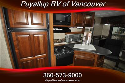 2014 FOREST RIVER TRACER LUXURY ED. ULTRA LITE 2640RLS   - Photo 14 - Vancouver, WA 98682-4901