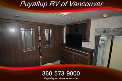 2017 FOREST RIVER SANDPIPER 372LOK   - Photo 12 - Vancouver, WA 98682-4901