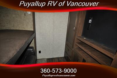 2017 FOREST RIVER SANDPIPER 372LOK   - Photo 15 - Vancouver, WA 98682-4901