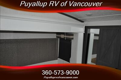 2022 KEYSTONE RV ASTORIA PLATINUM 3173R2P   - Photo 17 - Vancouver, WA 98682-4901