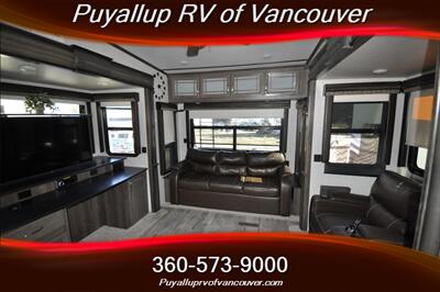 2019 KEYSTONE RV MONTANA 3560RL   - Photo 8 - Vancouver, WA 98682-4901