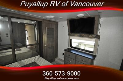2019 KEYSTONE RV MONTANA 3560RL   - Photo 20 - Vancouver, WA 98682-4901