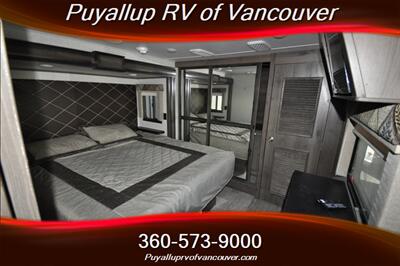 2019 KEYSTONE RV MONTANA 3560RL   - Photo 18 - Vancouver, WA 98682-4901