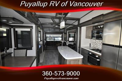 2019 KEYSTONE RV MONTANA 3560RL   - Photo 6 - Vancouver, WA 98682-4901