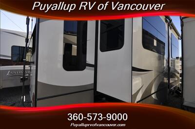 2019 KEYSTONE RV MONTANA 3560RL   - Photo 5 - Vancouver, WA 98682-4901