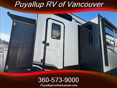2020 KEYSTONE RV MONTANA HIGH COUNTRY 334/335BH   - Photo 3 - Vancouver, WA 98682-4901
