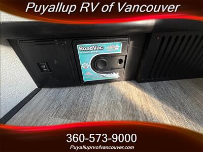 2020 KEYSTONE RV MONTANA HIGH COUNTRY 334/335BH   - Photo 13 - Vancouver, WA 98682-4901
