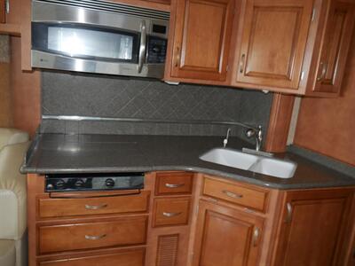 2010 Newmar Ventana 3933   - Photo 4 - Puyallup, WA 98373