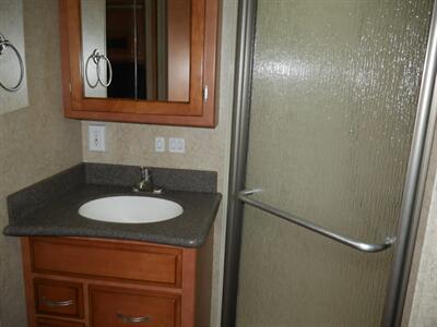 2010 Newmar Ventana 3933   - Photo 7 - Puyallup, WA 98373