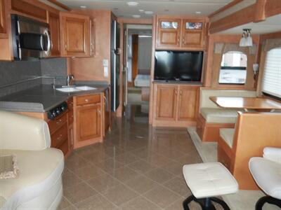 2010 Newmar Ventana 3933   - Photo 12 - Puyallup, WA 98373