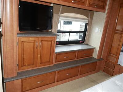 2010 Newmar Ventana 3933   - Photo 11 - Puyallup, WA 98373