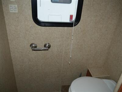 2010 Newmar Ventana 3933   - Photo 6 - Puyallup, WA 98373