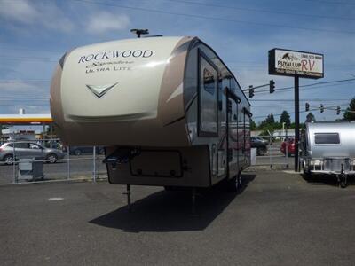 2018 FOREST RIVER ROCKWOOD SIGNATURE 8297S   - Photo 5 - Vancouver, WA 98682-4901