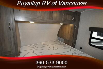 2021 FOREST RIVER RV EAST TO WEST DELLA TERRA 292MK   - Photo 16 - Vancouver, WA 98682-4901