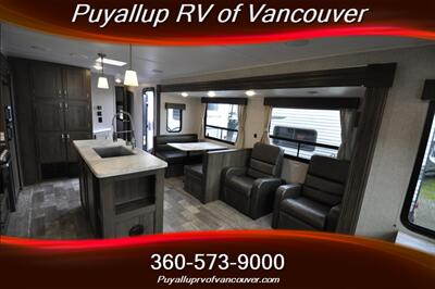 2021 FOREST RIVER RV EAST TO WEST DELLA TERRA 292MK   - Photo 15 - Vancouver, WA 98682-4901