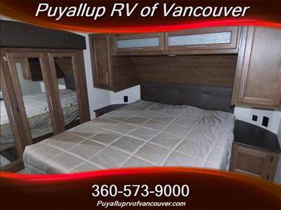 2018 KEYSTONE RV COUGAR 29RES   - Photo 15 - Vancouver, WA 98682-4901