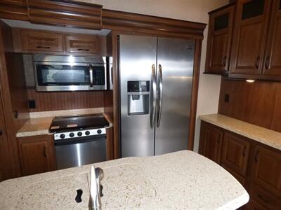 2016 JAYCO NORTHPOINT R387RDFS   - Photo 11 - Vancouver, WA 98682-4901