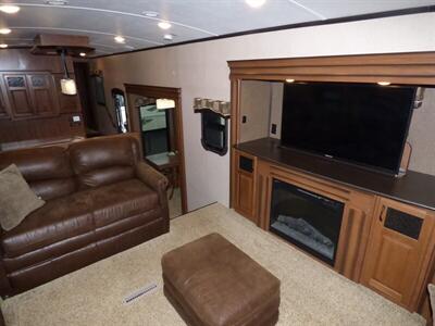 2016 JAYCO NORTHPOINT R387RDFS   - Photo 23 - Vancouver, WA 98682-4901