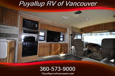 2011 WINNEBAGO VISTA 30W MOTIR HOME CLASS A   - Photo 6 - Vancouver, WA 98682-4901