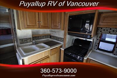 2011 WINNEBAGO VISTA 30W MOTIR HOME CLASS A   - Photo 11 - Vancouver, WA 98682-4901
