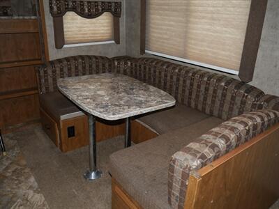 2015 Outdoors RV Creekside 27BHS   - Photo 3 - Puyallup, WA 98373