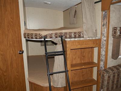 2015 Outdoors RV Creekside 27BHS   - Photo 5 - Puyallup, WA 98373