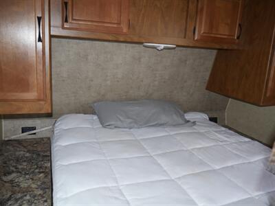 2015 Outdoors RV Creekside 27BHS   - Photo 7 - Puyallup, WA 98373