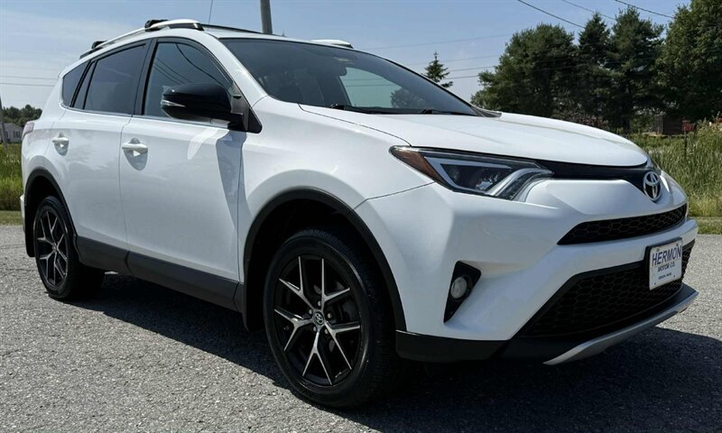 2016 Toyota RAV4 SE   - Photo 1 - Hermon, ME 04401