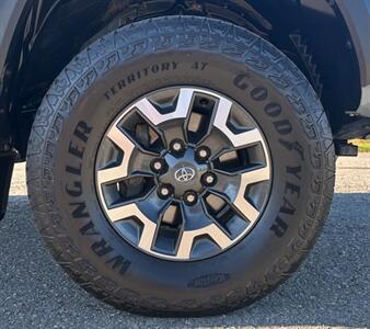 2023 Toyota Tacoma TRD Off-Road   - Photo 9 - Hermon, ME 04401