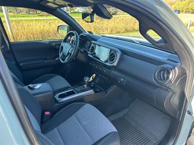 2023 Toyota Tacoma TRD Off-Road   - Photo 15 - Hermon, ME 04401