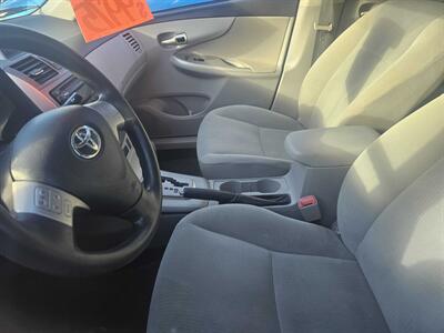 2012 Toyota Corolla LE   - Photo 2 - Central Point, OR 97502