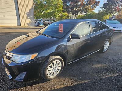 2014 Toyota Camry LE   - Photo 1 - Central Point, OR 97502