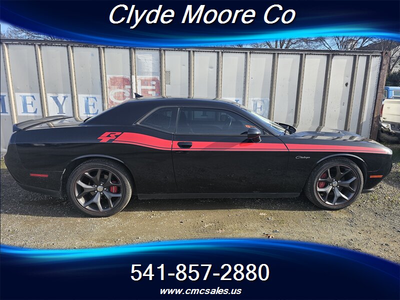 2015 Dodge Challenger R/T Plus - Photo 2 - Central Point, OR 97502