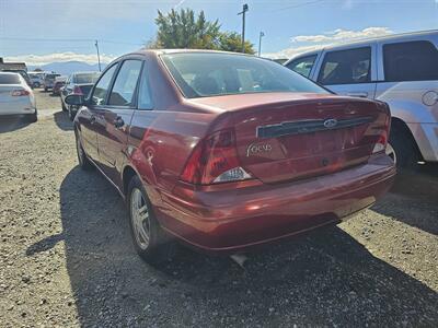 2002 Ford Focus SE   - Photo 2 - Central Point, OR 97502