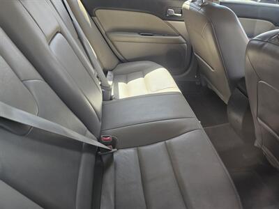 2011 Ford Fusion SEL   - Photo 7 - Central Point, OR 97502