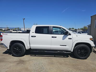 2019 Toyota Tundra SR5   - Photo 2 - Central Point, OR 97502