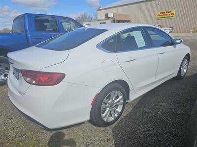 2015 Chrysler 200 Limited   - Photo 2 - Central Point, OR 97502