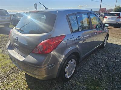 2011 Nissan Versa 1.8 S   - Photo 3 - Central Point, OR 97502