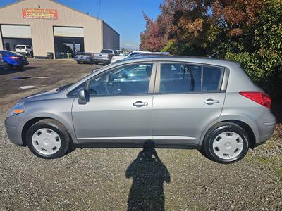 2011 Nissan Versa 1.8 S   - Photo 2 - Central Point, OR 97502