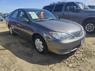 2005 Toyota Camry LE   - Photo 1 - Central Point, OR 97502
